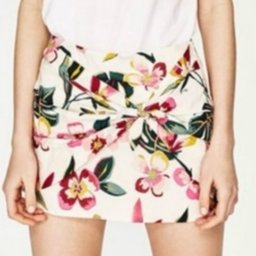 ZARA Floral Print Skirt NWT